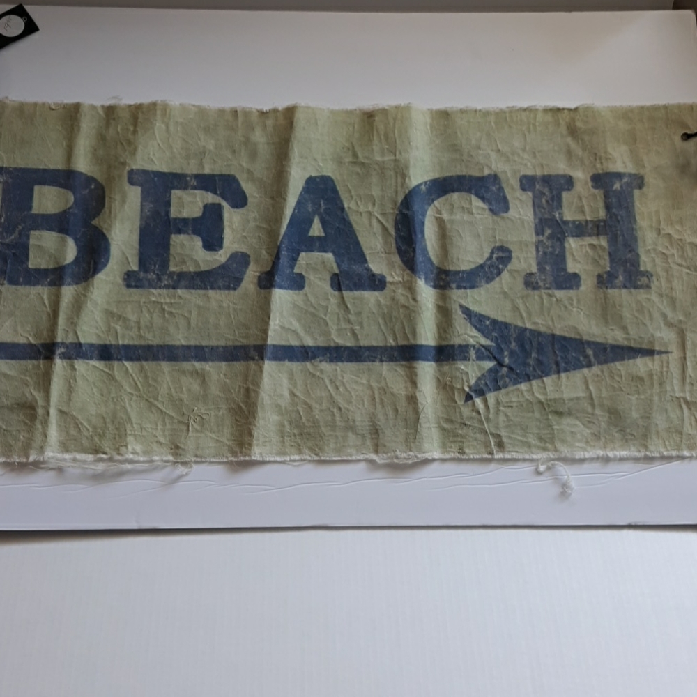 Lightweight canvas type direction arrow beach hanging sign